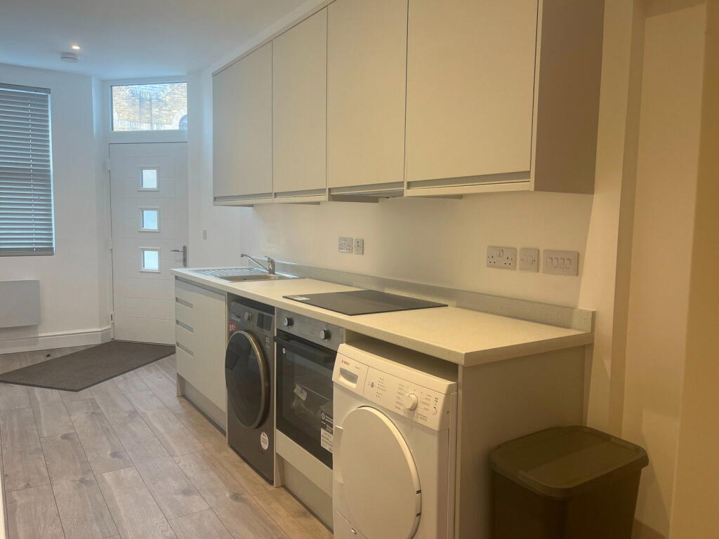 Apartment in Twickenham - View 2