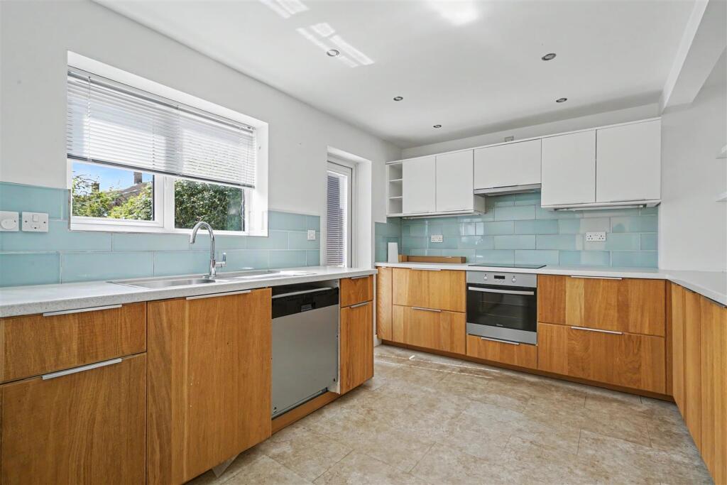 House in Nottingham, Inham Nook, Chilwell - View 5