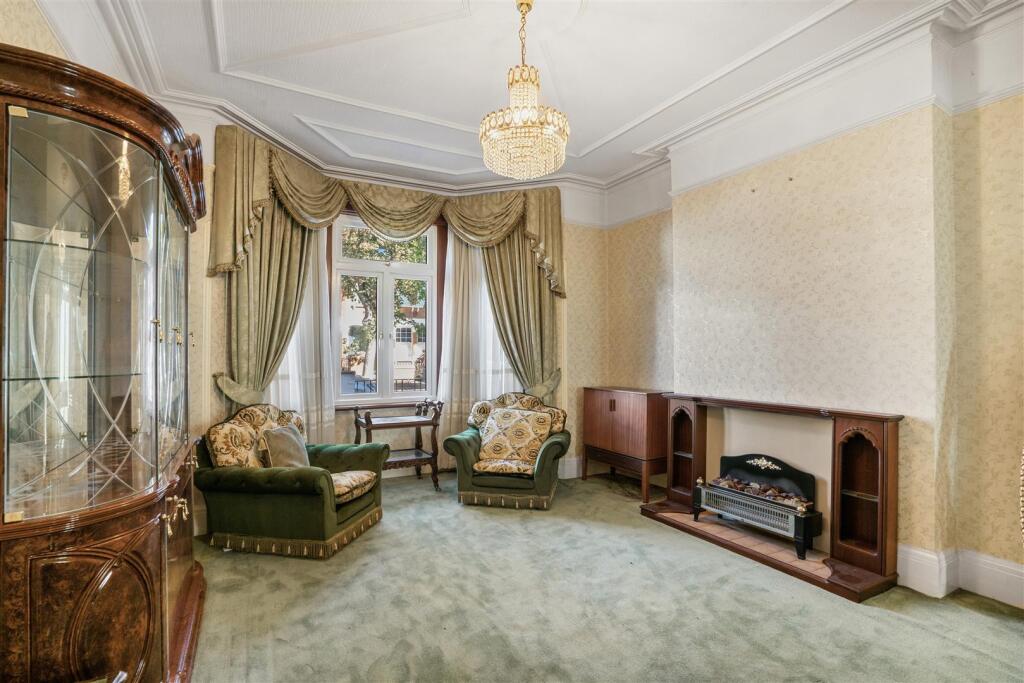 House in London - View 5