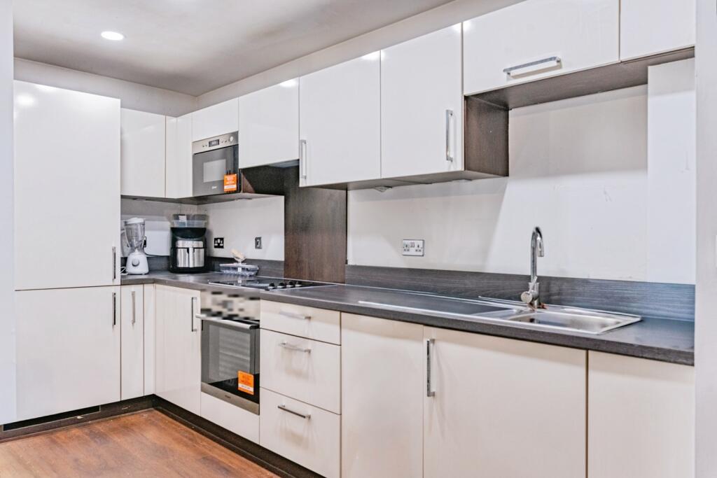 Apartment in London - More
