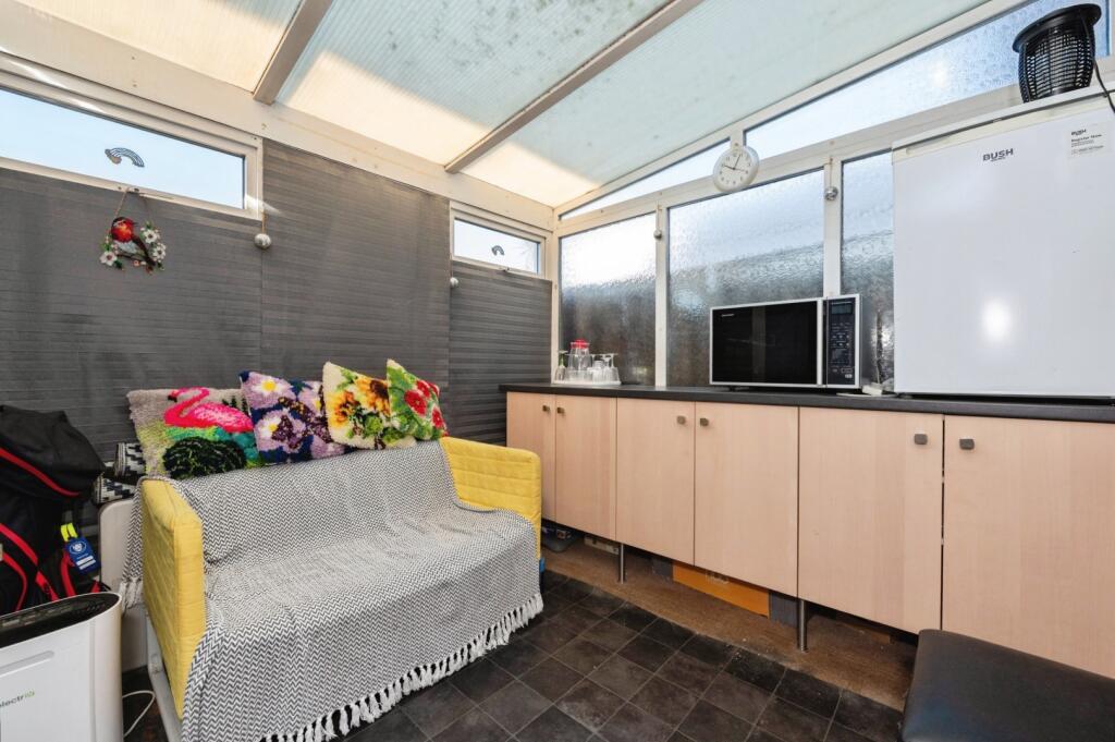 House in Thurrock, Essex - View 5
