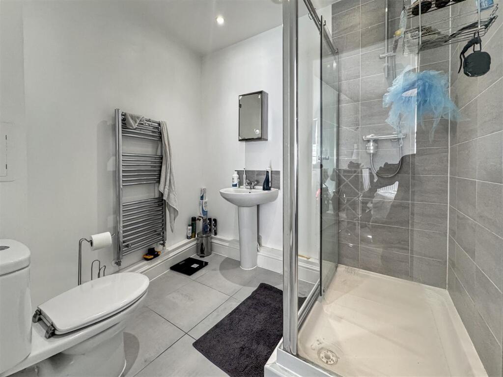 Apartment in London - More