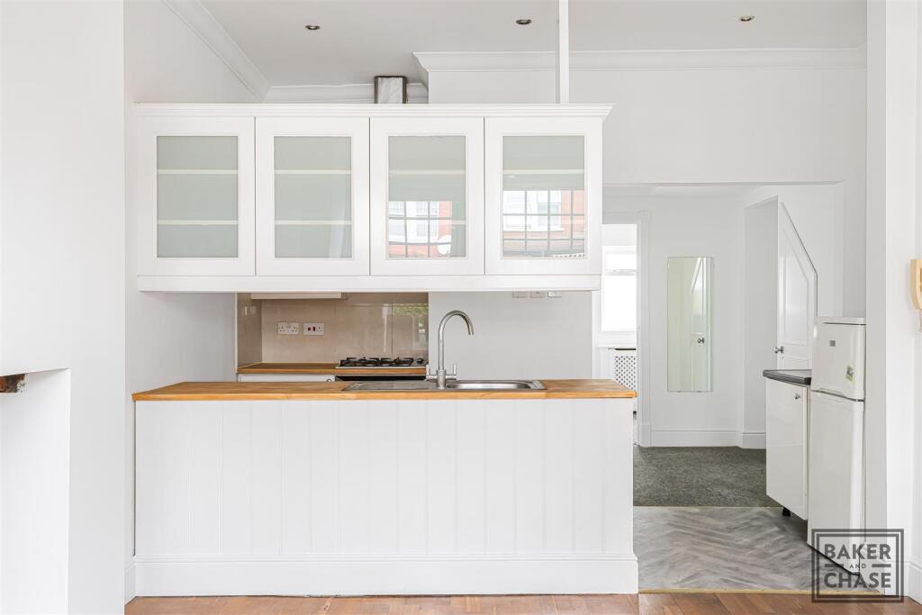Apartment in London - View 5