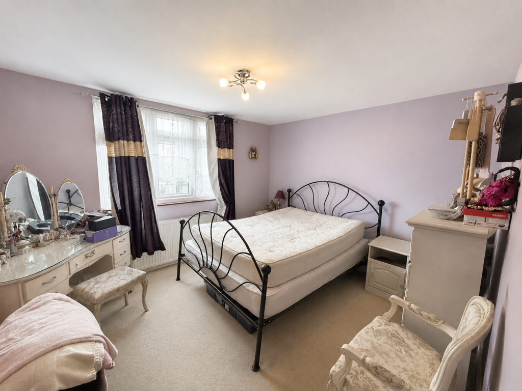 House in Rochford, Hockley - View 4
