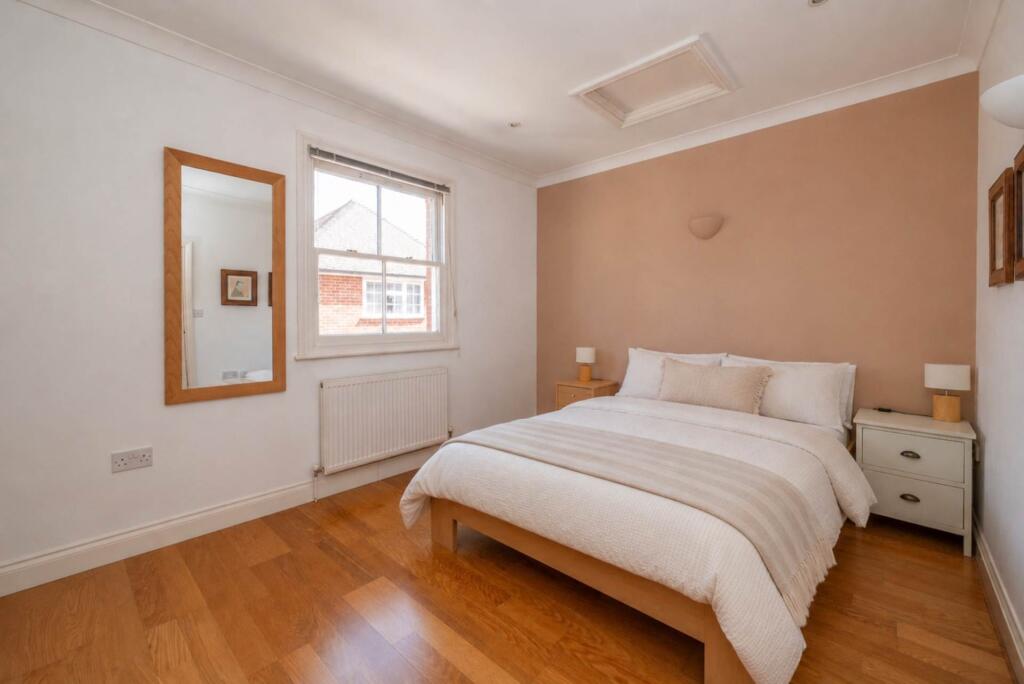 Apartment in Canterbury, Kent - More