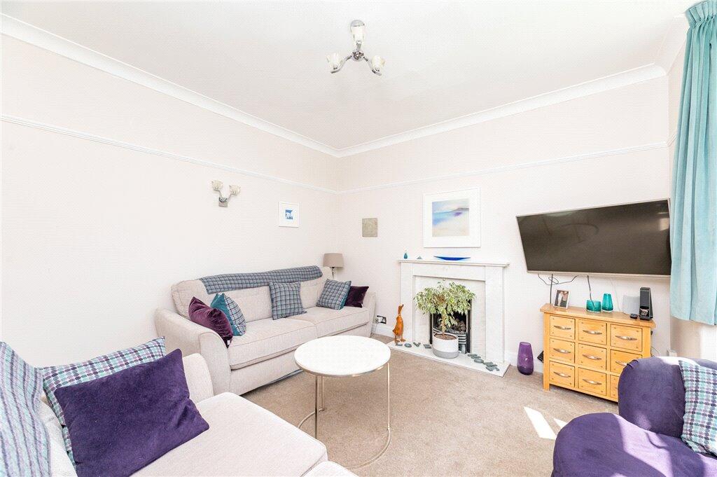 Edge Top Road, Dewsbury, West Yorkshire, WF12 photo 4