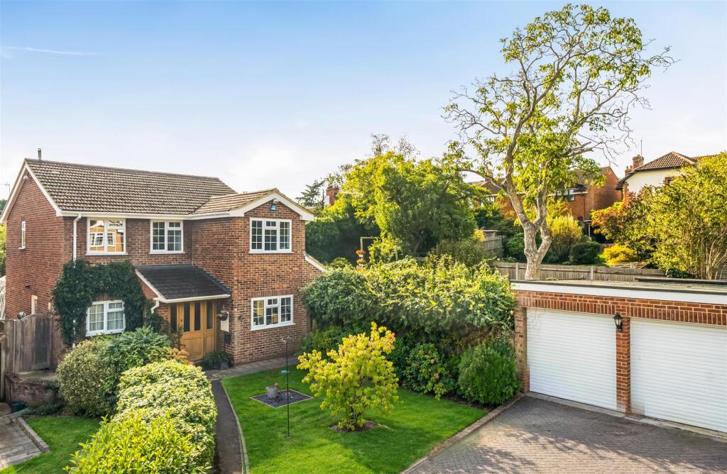 4-bed detached on Minchin Green, Binfield, Berkshire, RG42 5JW, £830,000