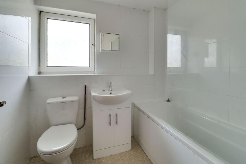 House in St Neots, Eynesbury - View 4