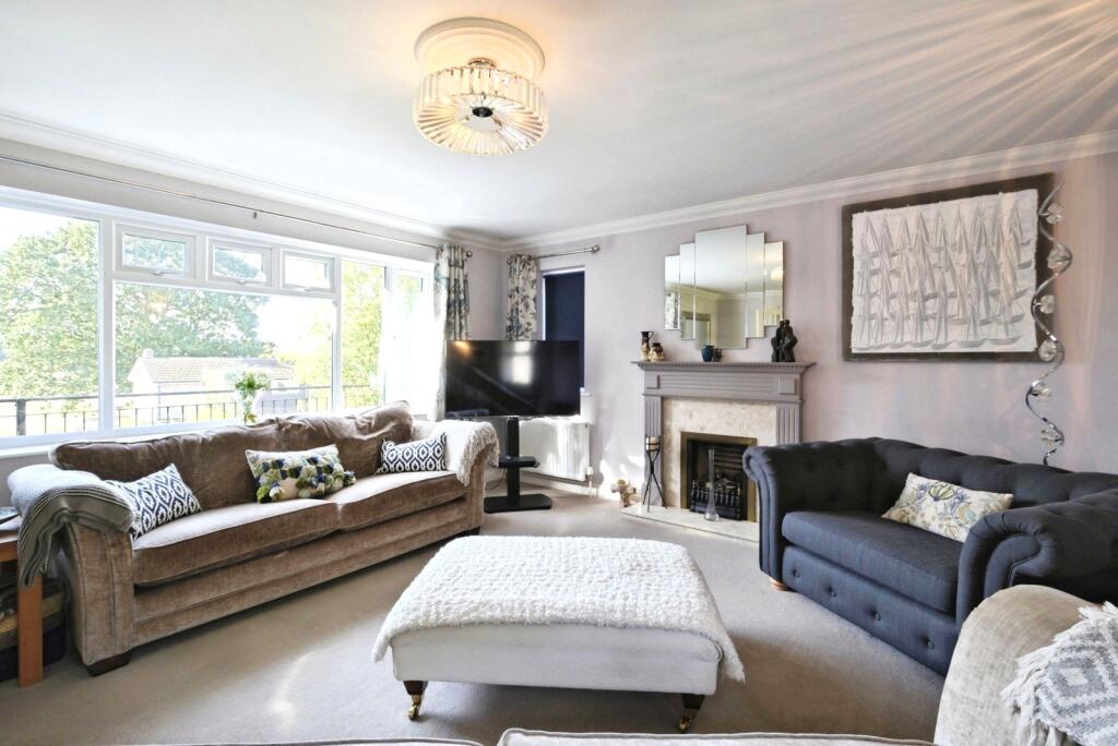 Appletree Close, Redlynch, Salisbury, Wiltshire, SP5 photo 4