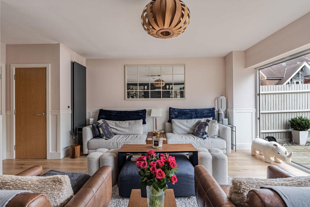 Uplands Road, Boxgrove Gardens, GU1 - View 6