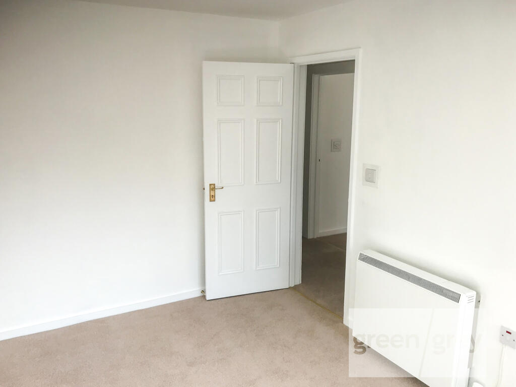 Lawnsdale Close, Coleshill, B46 1BS photo 5