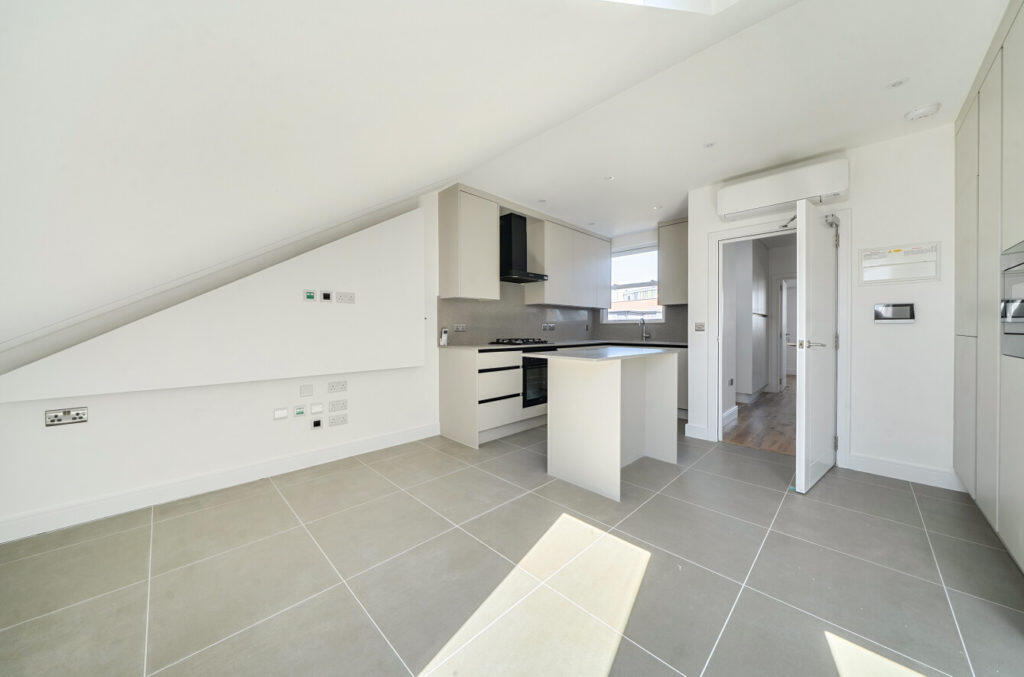 Apartment in London - More