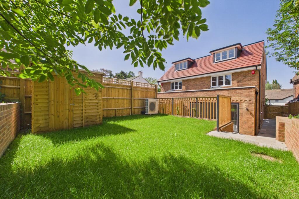 House in Reading, Charvil - View 5