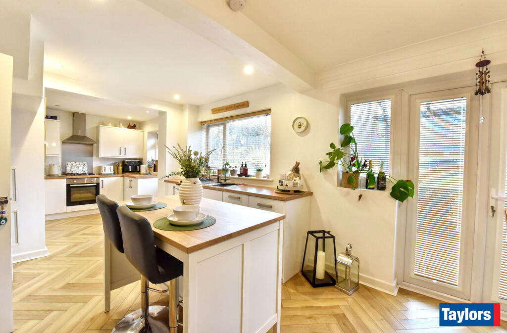 KINGSWINFORD, Lowe Drive - View 6