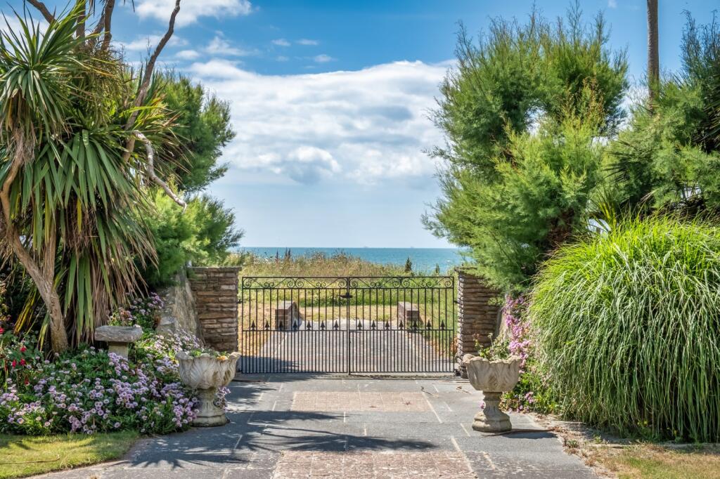 House in Chichester, West Wittering - View 4