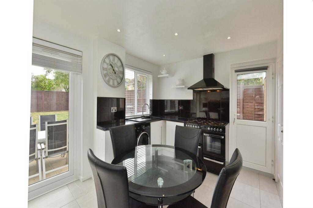 House in Stony Stratford, City of Milton Keynes - More