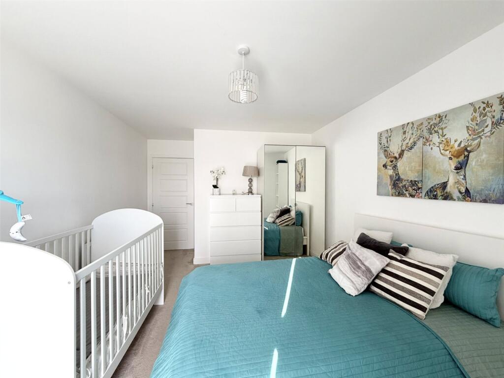 Apartment in Dartford, Ebbsfleet Green, Ebbsfleet Valley - View 5