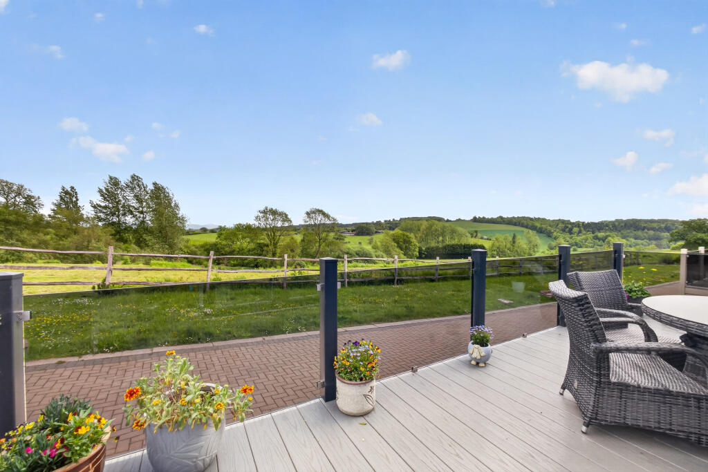 Castle Lake, Saltmarshe Castle, Bromyard, HR7 photo 2