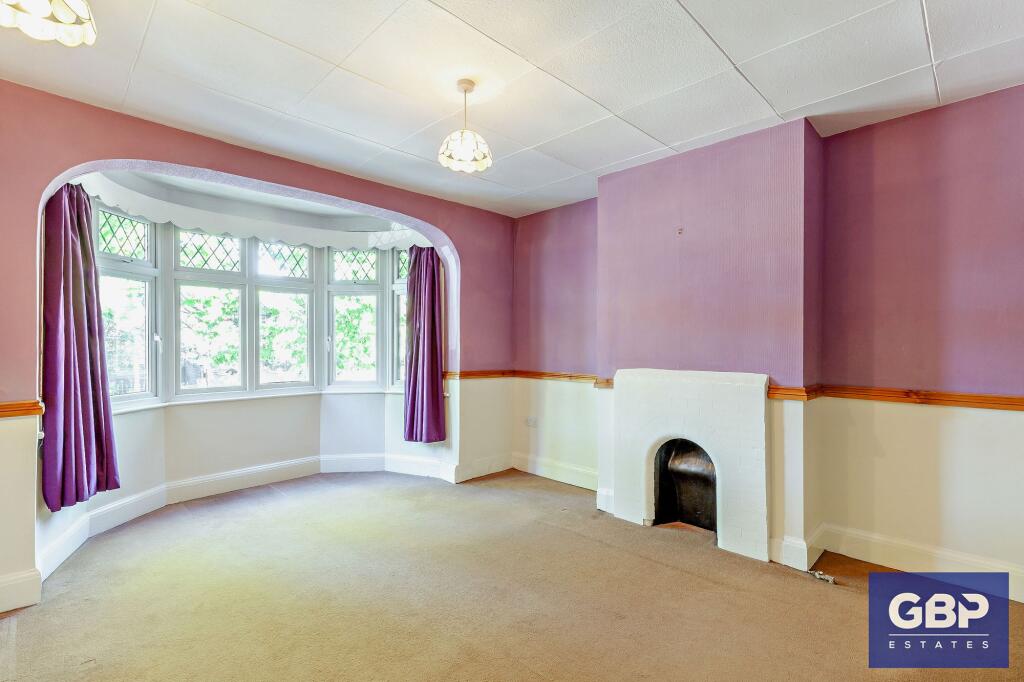 House in London, Gidea Park - View 5