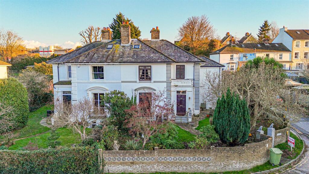 Main image of property: St. Marys Villas, Battle