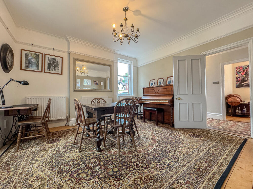 House in Hereford, Herefordshire - View 4