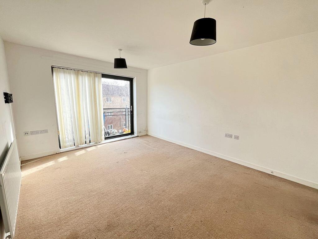 Apartment in London, London Borough of Harrow - View 4
