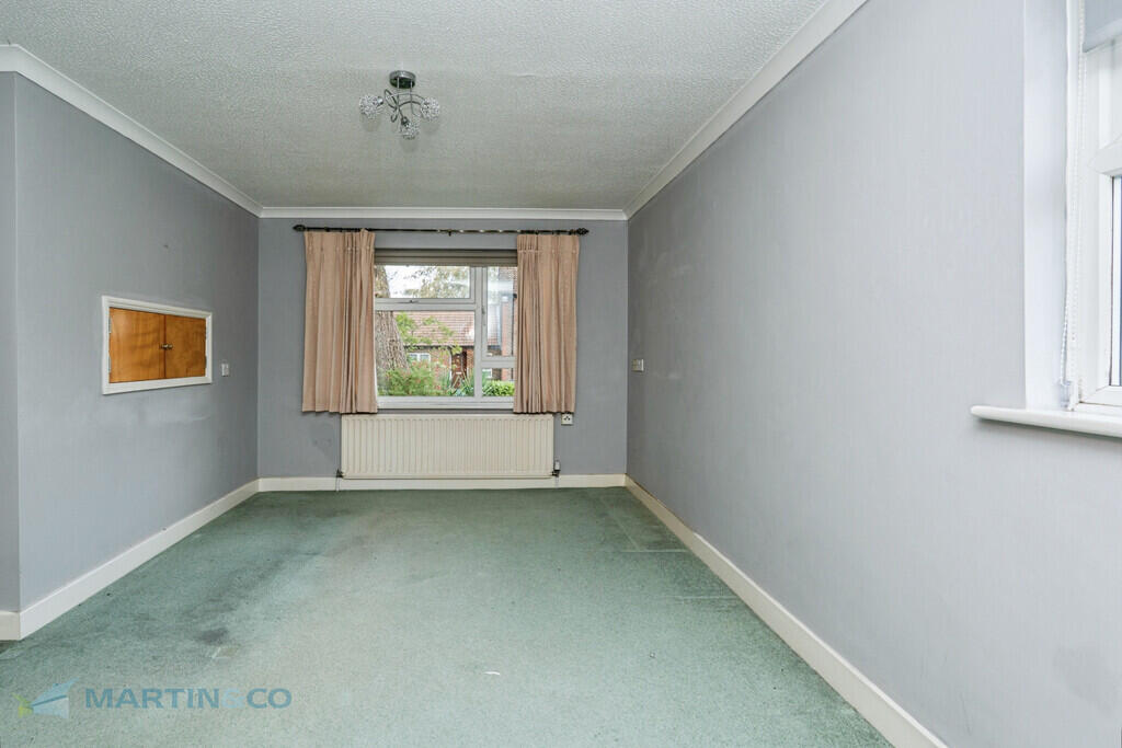 Apartment in Woking, Surrey - View 4