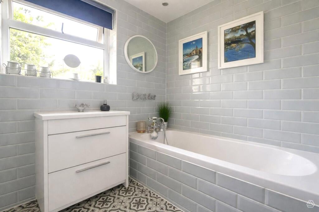 House in Bracknell, Birch Hill - View 5