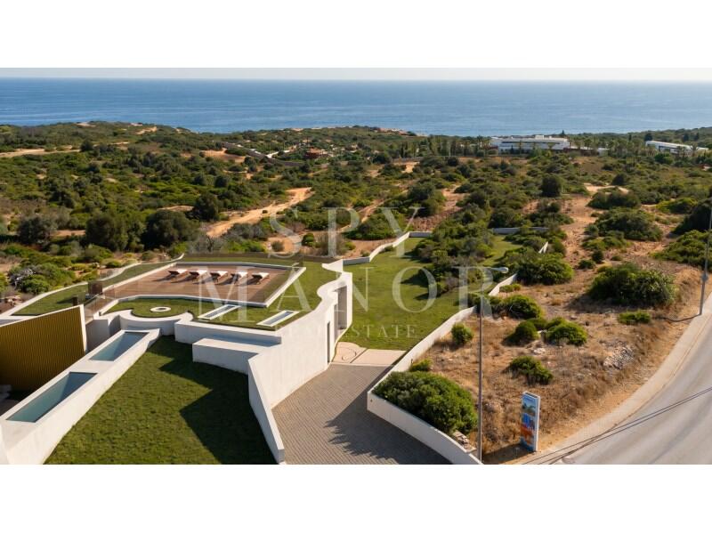 Main image of property: Algarve, Ferragudo