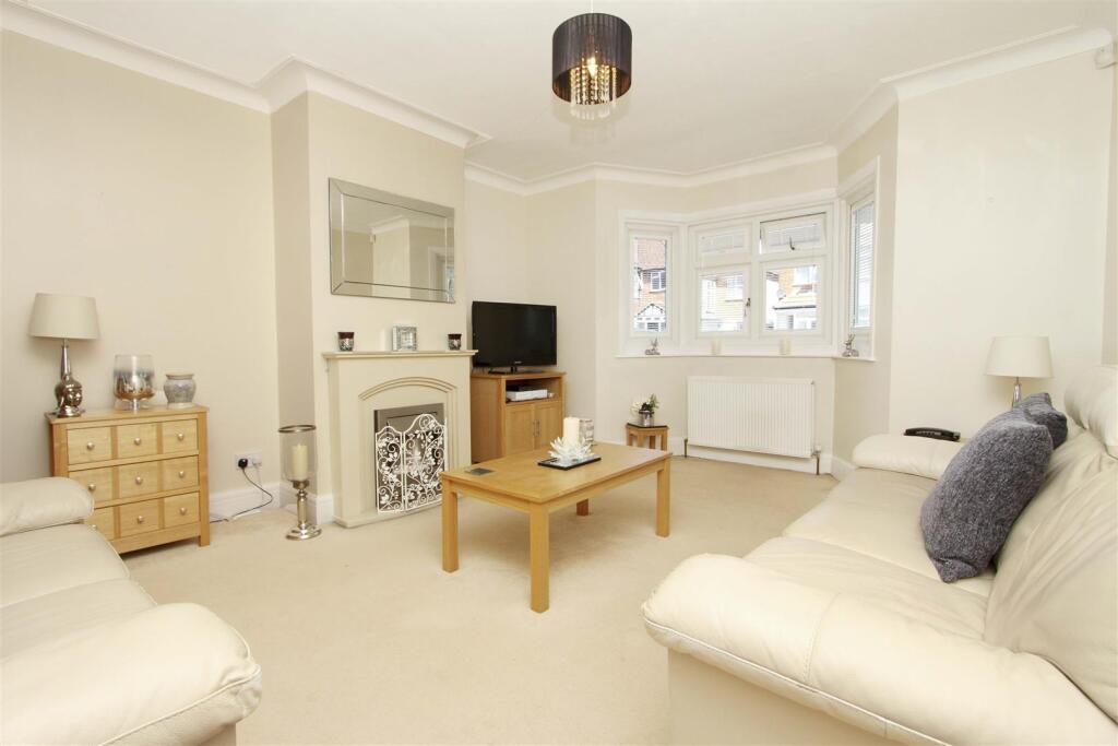 House in London - View 2