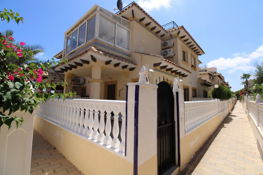 Main image of property: Valencia, Alicante, Punta Prima