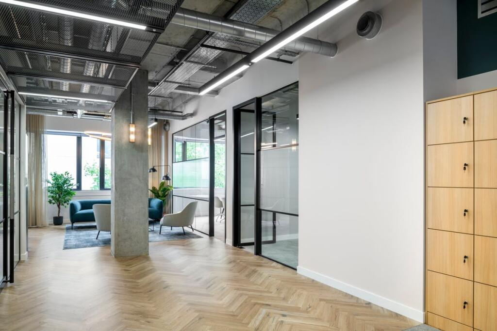 Bloc 12 Forbury Office Curator SMALL6.jpg