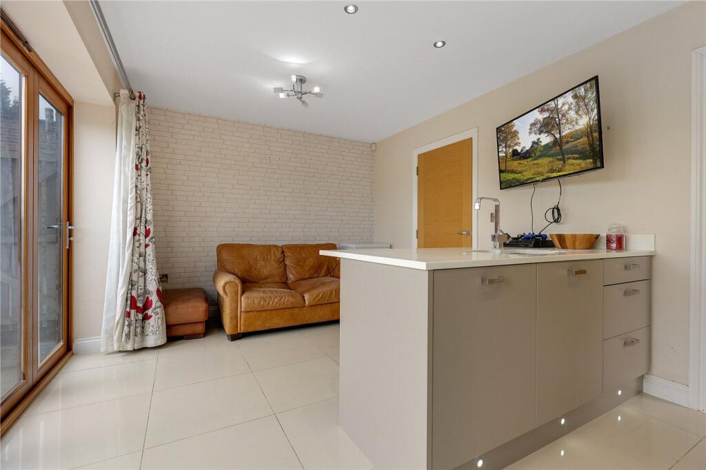 House in Stockton-on-Tees, Ormesby Bank, Normanby - View 5