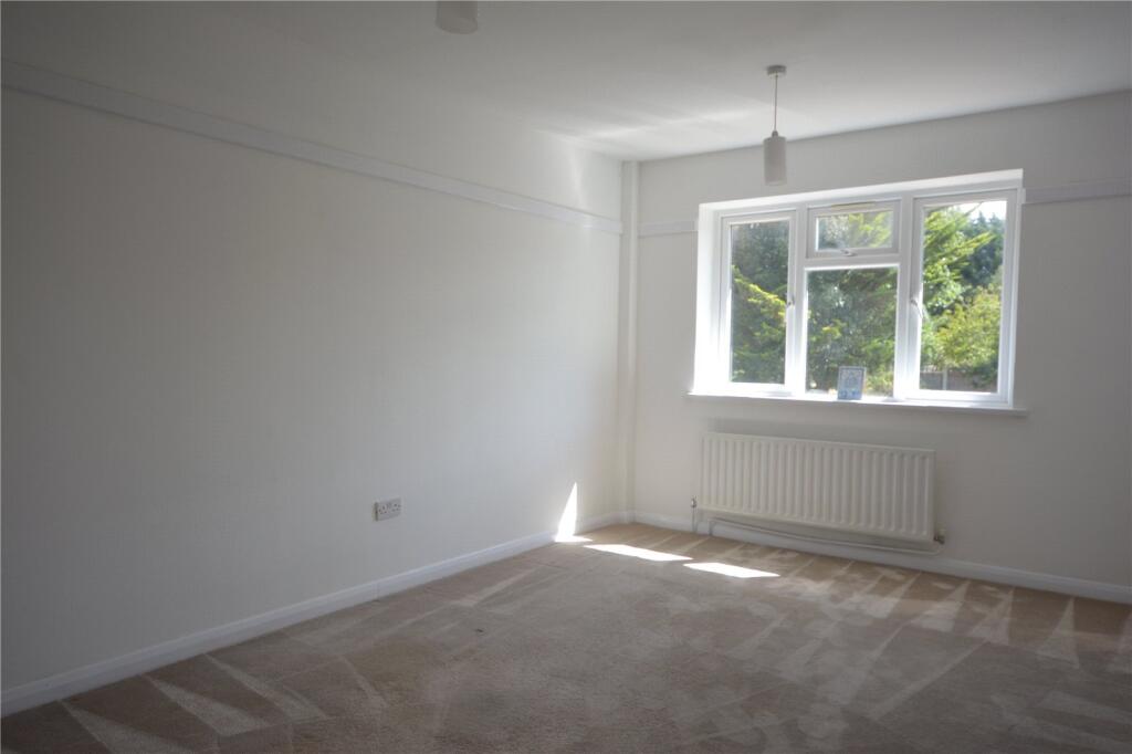 House in Kingston upon Thames - More