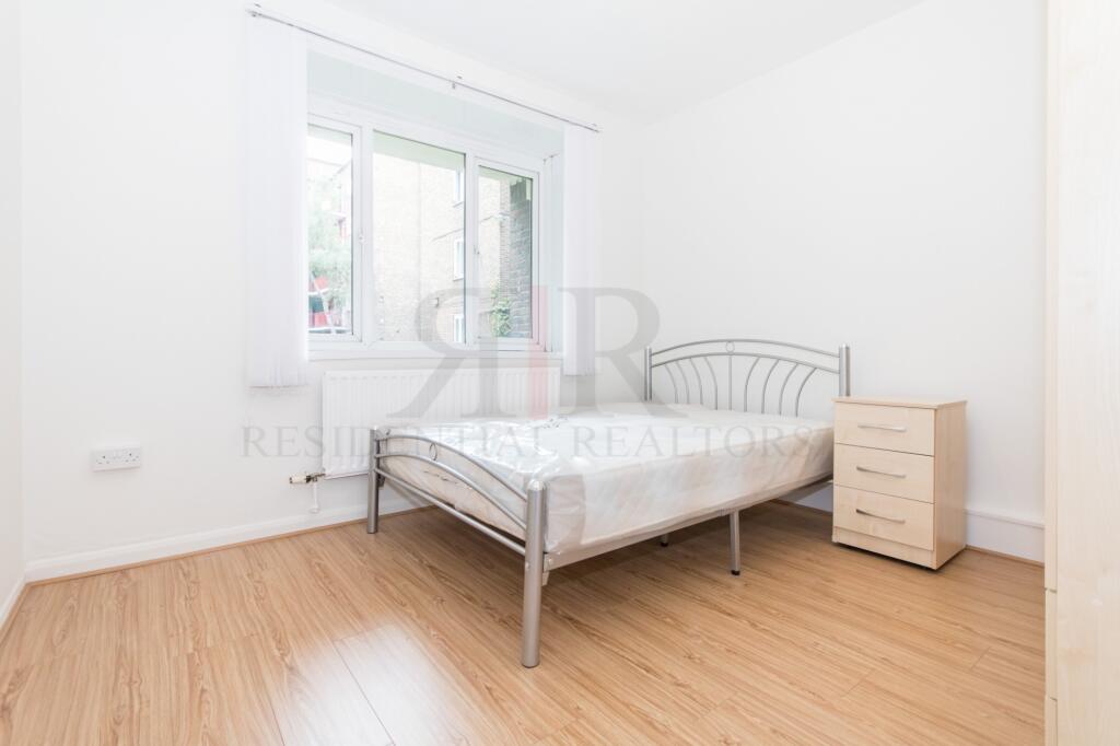 House in Rainham, Orchard Village, South Hornchurch - View 4