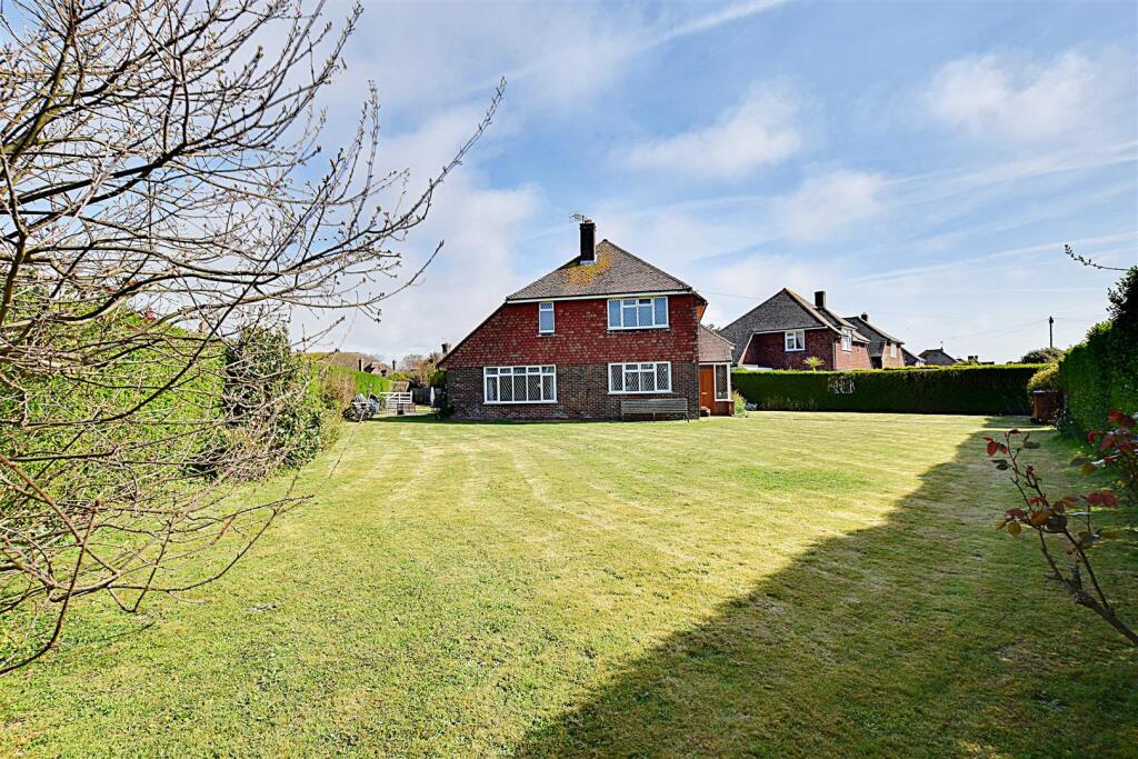 4-bed detached on 40 Hartfield Road, £725,000