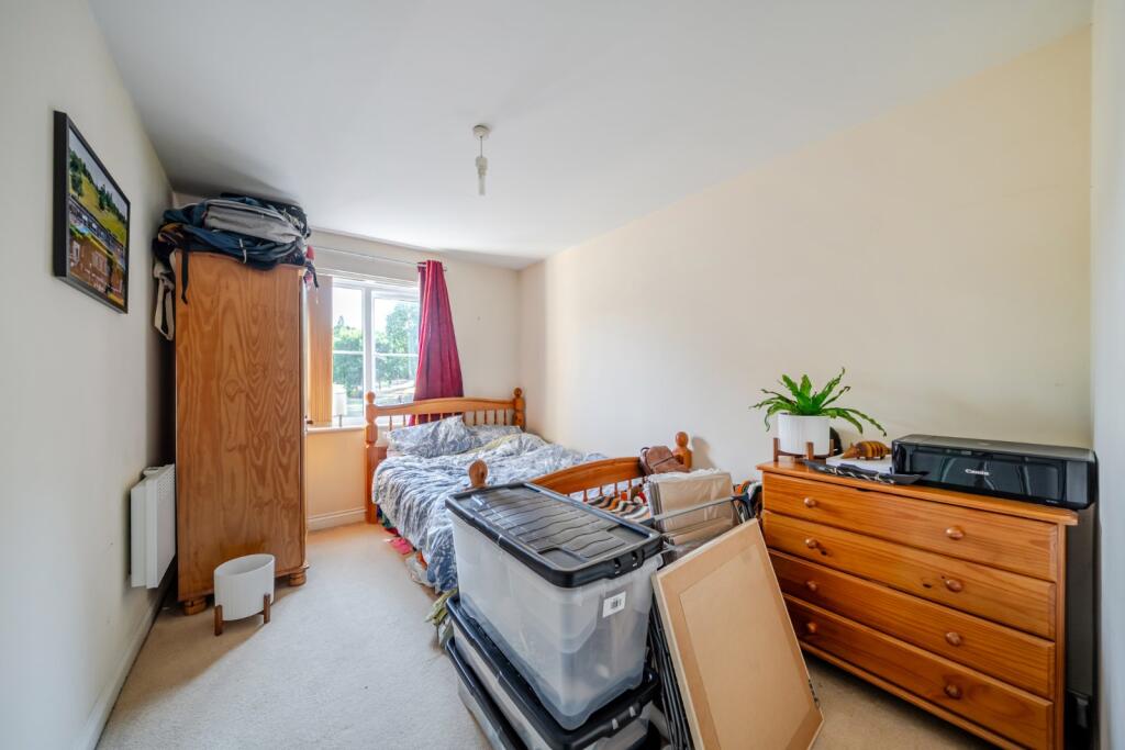House in Wakefield, Thornes - More