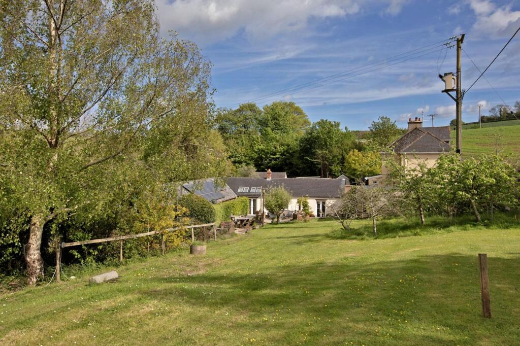 3-bed semi-detached on Newton Abbot, TQ12, £650,000