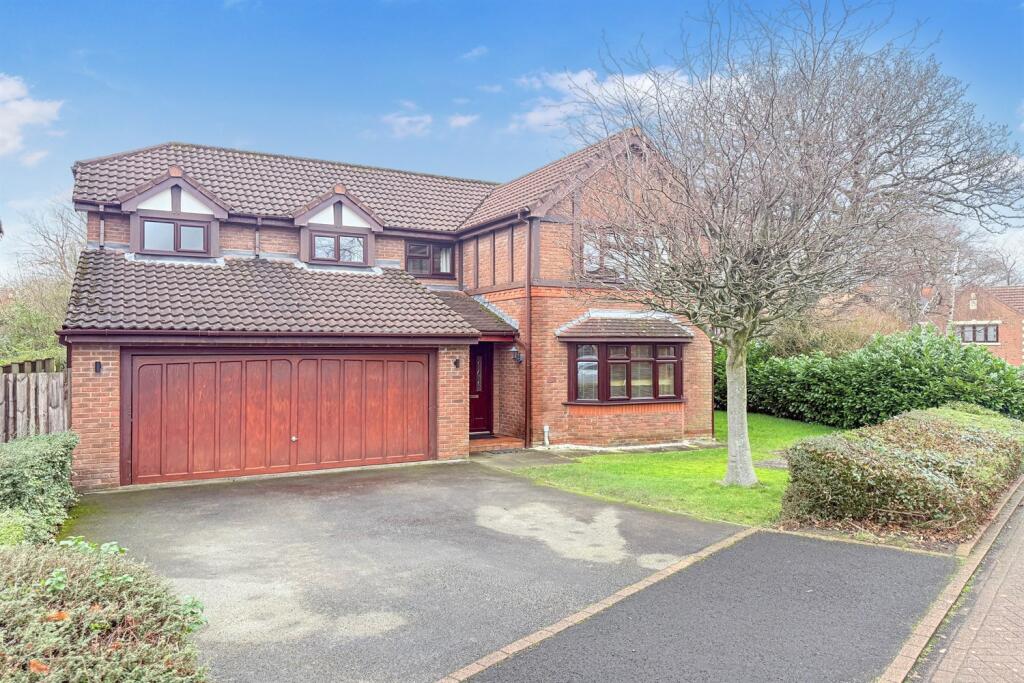 Langden Close, Culcheth, WA3 4DR photo 3