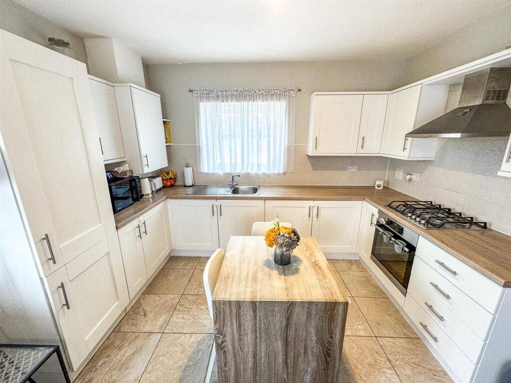 Slough Close, Corby photo 4