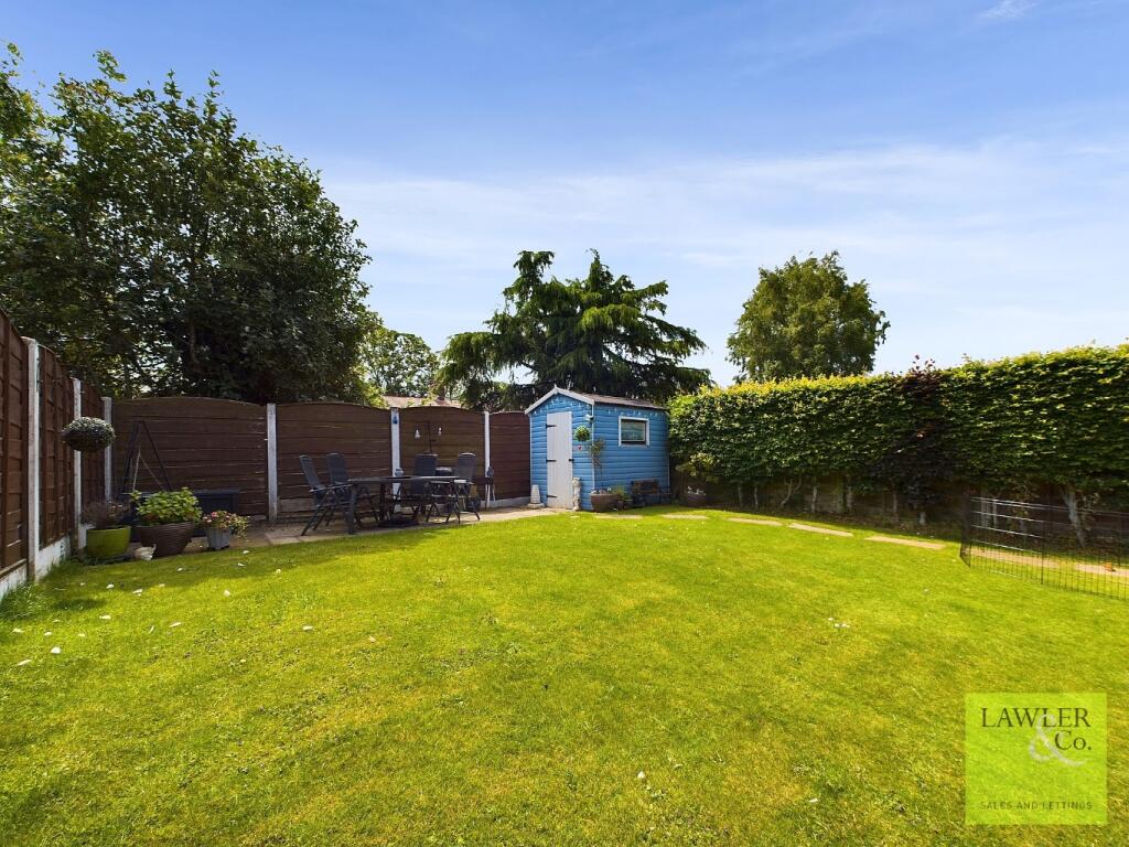 Avondale Avenue, Hazel Grove, Stockport, Cheshire, SK7 4QE photo 3