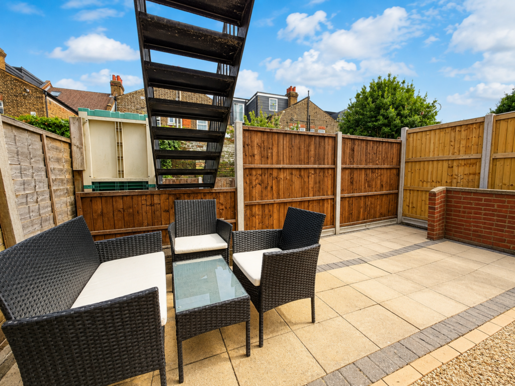 Apartment in London - View 5