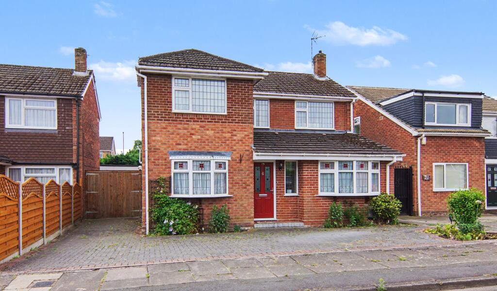 3-bed detached on Lonscale Drive, Coventry, CV3, £450,000