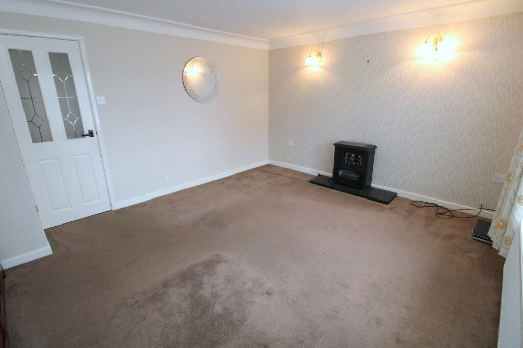Ffordd Derwen,  Rhyl, LL18 photo 4
