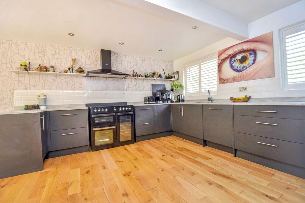 House in Tonbridge - More