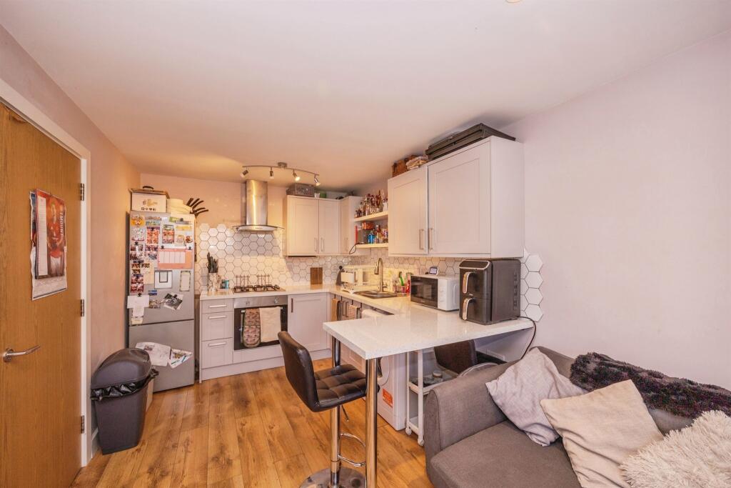 Apartment in Portsmouth - View 4