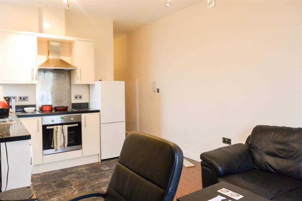 Apartment in Leeds - View 4