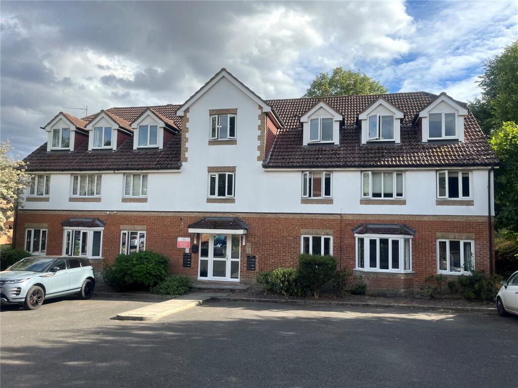 Main image of property: Alexandra Gardens, Knaphill, Woking, GU21