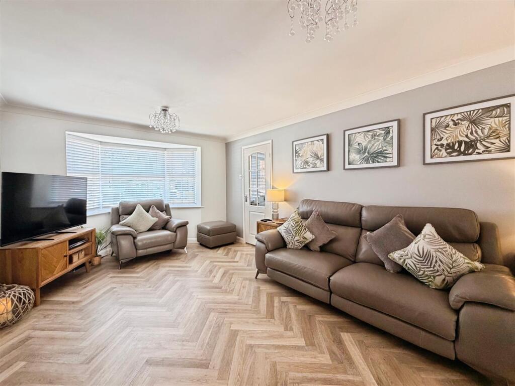 Alconbury Way, Worksop photo 4