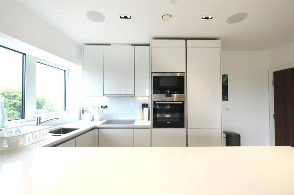 Longfield Avenue, Ealing, W5 - View 5